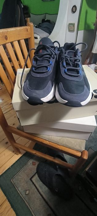 Спортни обувки Ozelle с велур .