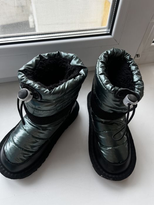 Продам сапожки (угги) детские