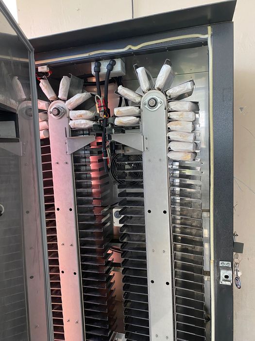 Вендинг за топло изпечени тостове,бургери