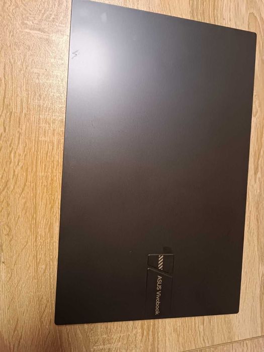 Лаптоп Асус Vivobook 17" Intel i3 12поколение,  16GB Ram неизползван