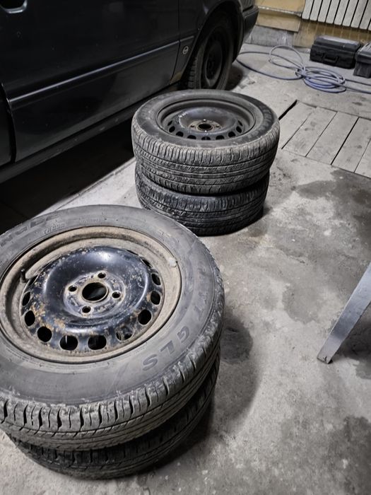 Штампы R15 с летней резиной Ауди 80 4 х 108