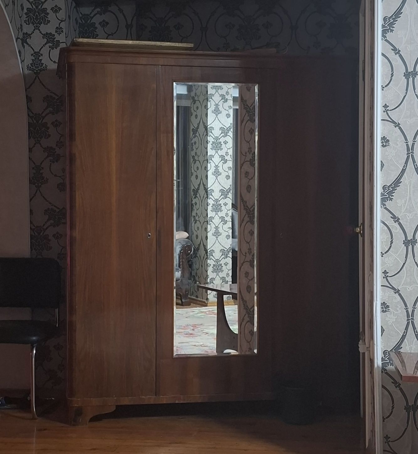 Продоется шкаф качественый