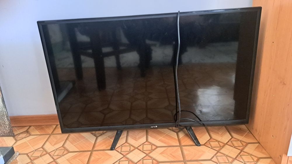 Продавам Телевизори за Части