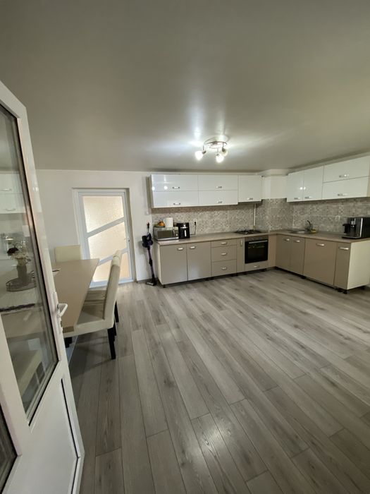 Vand casa Hunedoara Pestisu Mare+cladrire garaj(pretabil service auto)