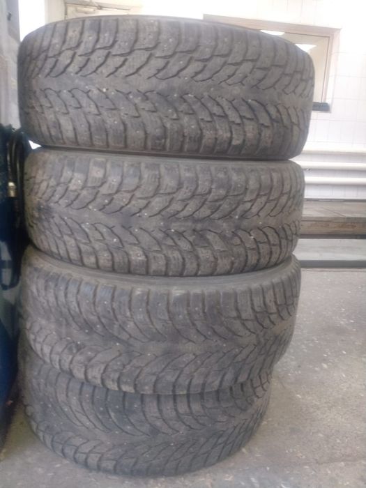 Продам бу шины зимние 265х60х18