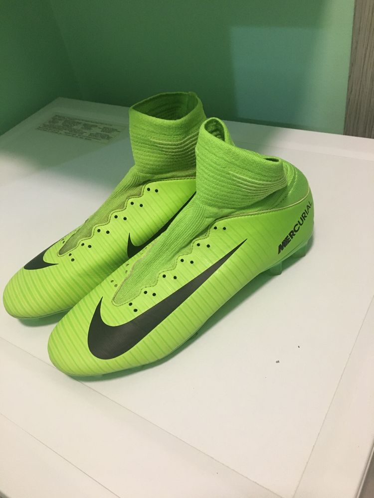 Ghete de fotbal pentru copii Nike marime 37.5