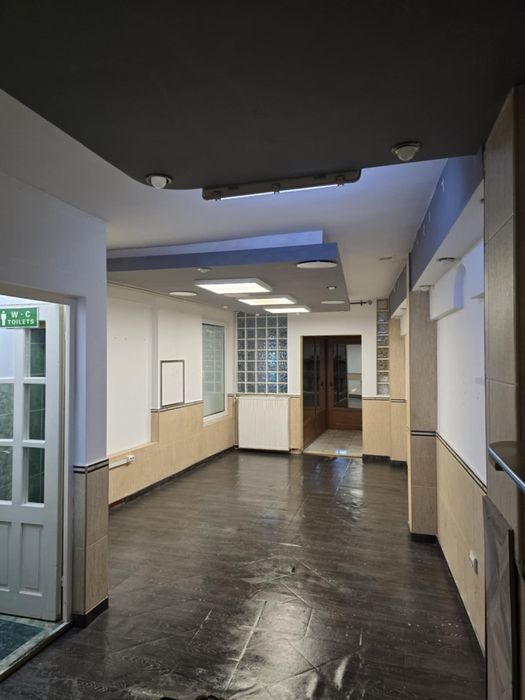 Inchiriez spatiu comercial-zona centrala