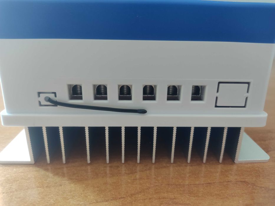 Соларен контролер