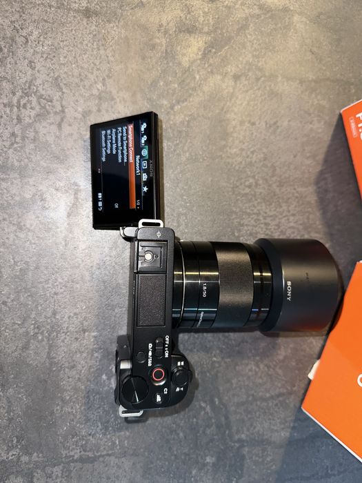 Camera Sony zv e10 / obiectiv 50mm f1.8 sony