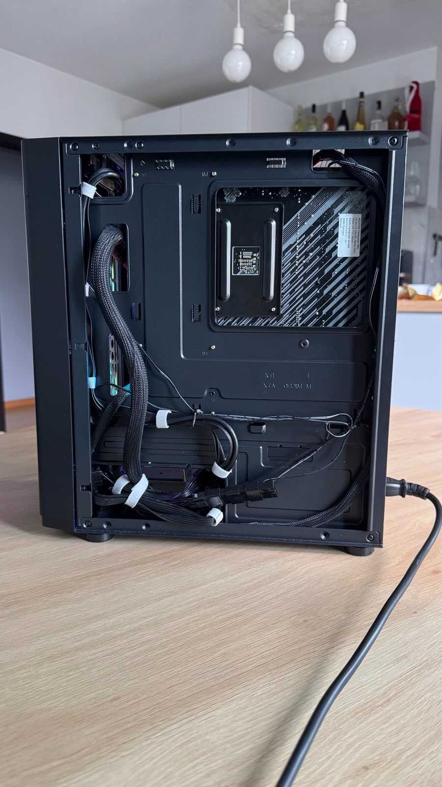 Геймърски компютър | Ryzen 5 5500 + RX 6600