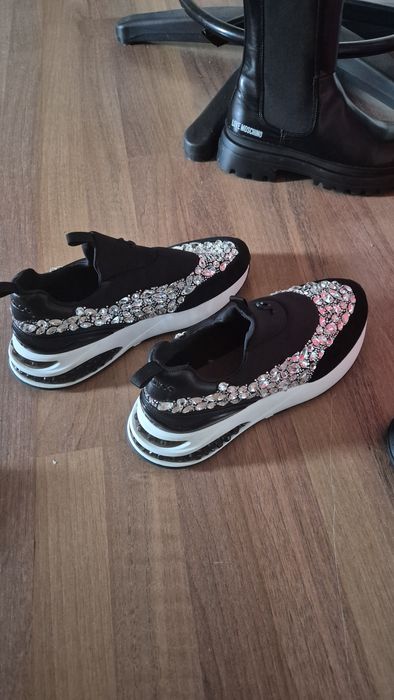 De vânzare adidasi Jimmy choo noi nepurtati