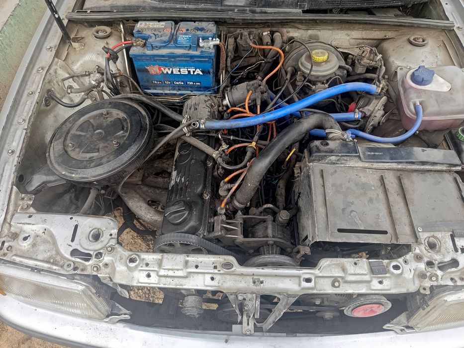 Продам двигатель на ауди 2,3л 5 цилиндровый .