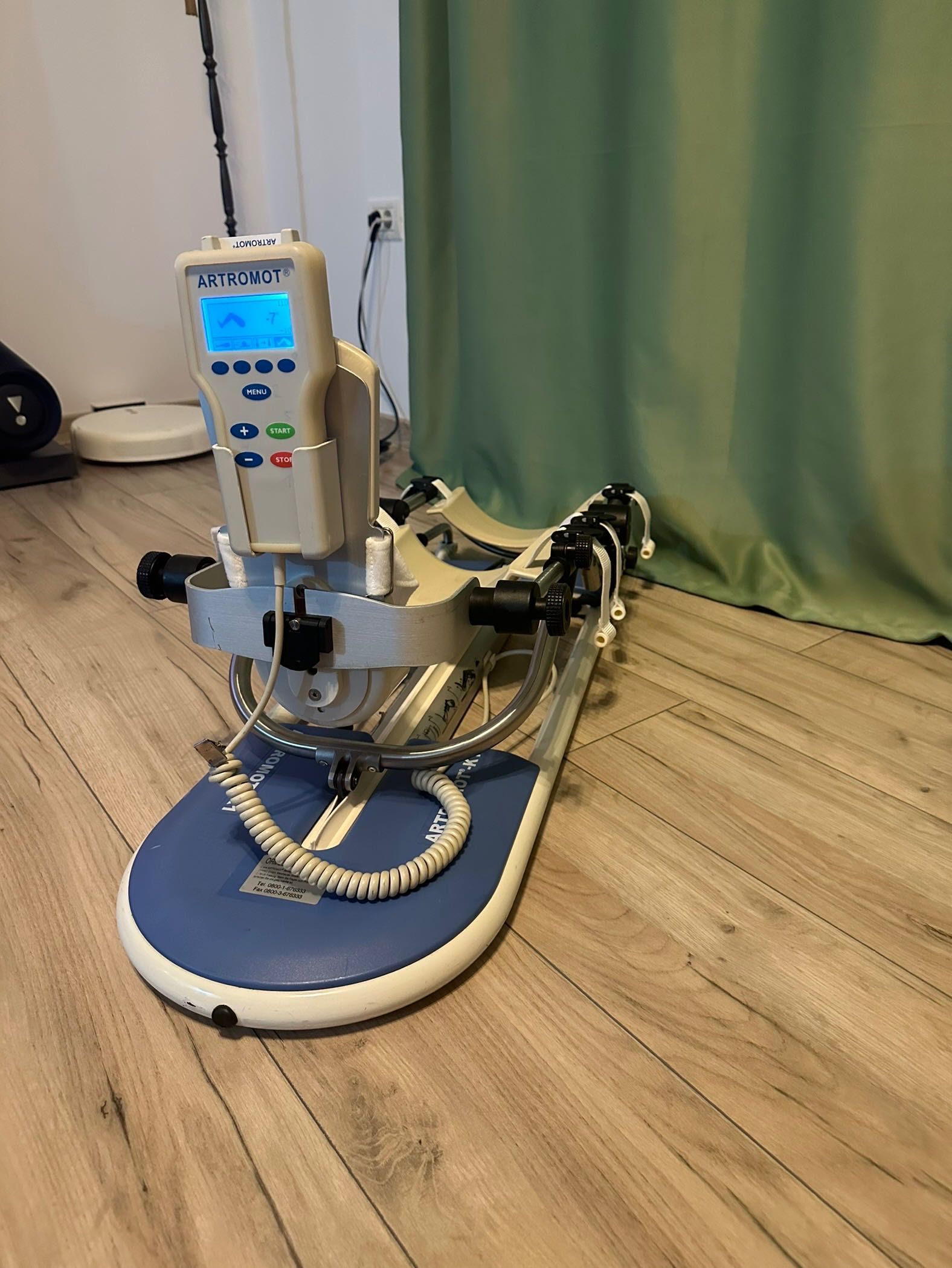 Inchiriez artromot k1  recuperare picior