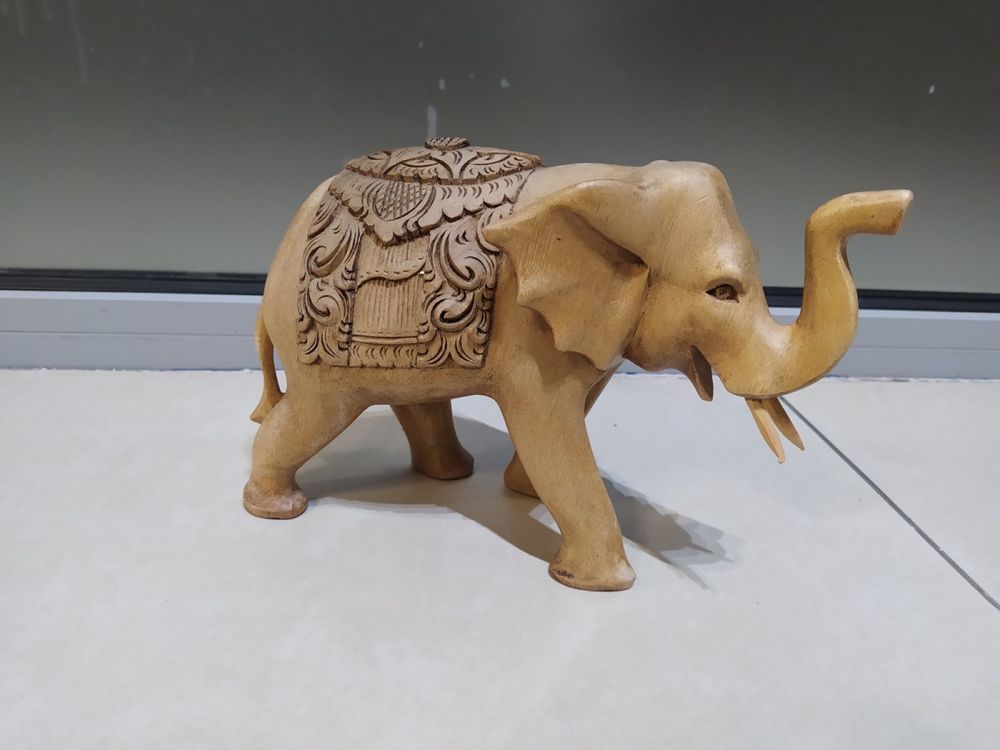 Дървена статуетка Слон