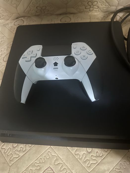 Vand ps4 slim un 1TB intreținut cu jocuri Fc25 Fc26 Fifa 22 gta 5