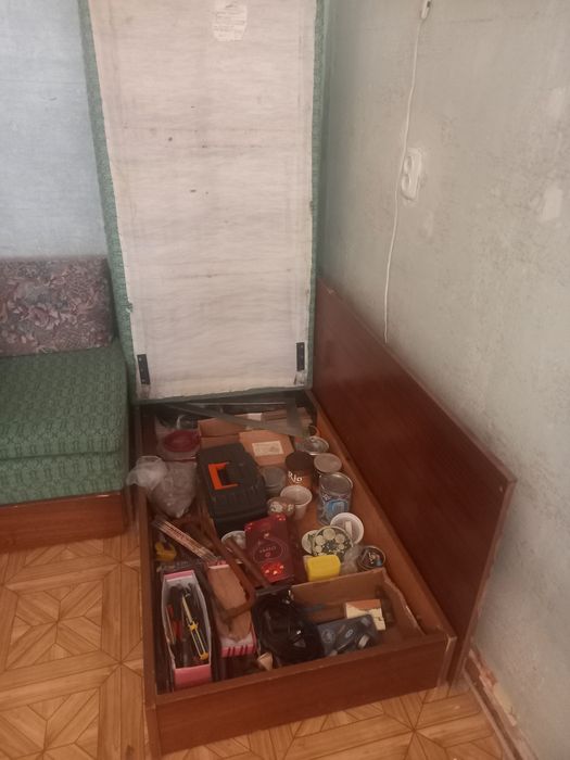 Угловой диван отдам