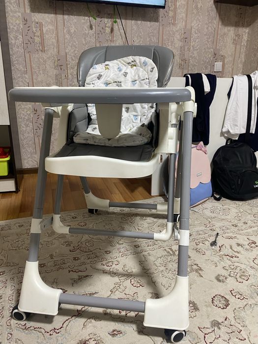 Детски стульчик продаеться цена 15000 договорная