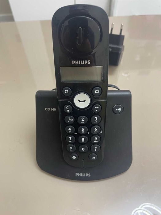 Стационарен телефон Philips CD140