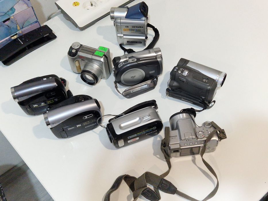 Aparat  / camera foto- video digitala fara accesorii