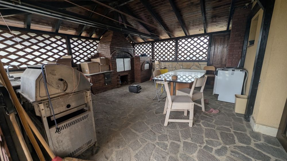 Vând Casă P+M ,teren ,garaj