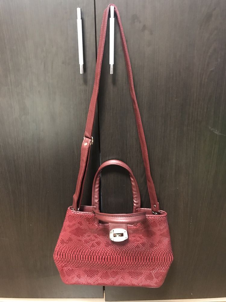 Чанта среден размер в цвят - бордо