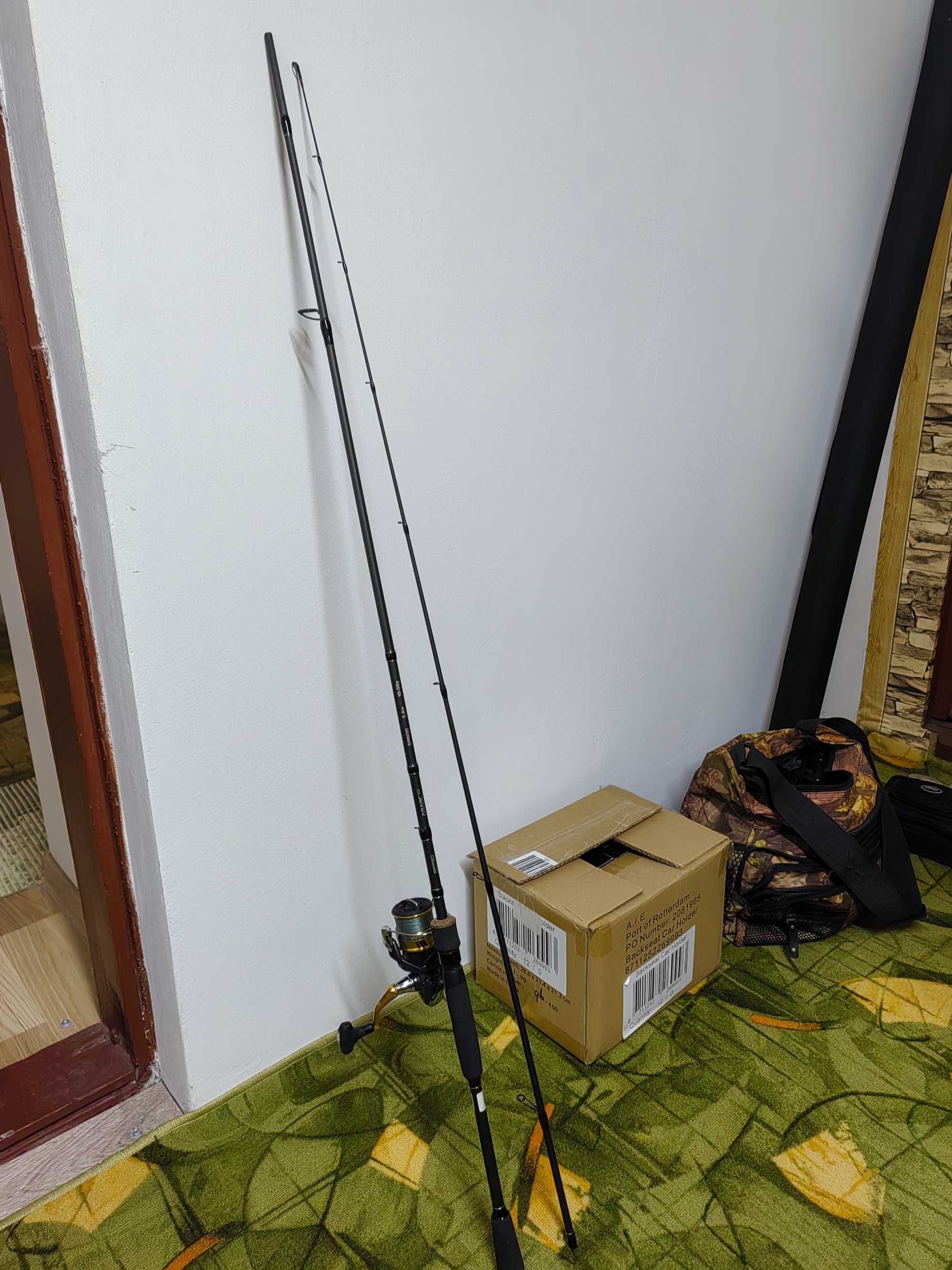 Джиг пръчка SPRO с макара SHIMANO SAHARA 3000C + силиконови рибки