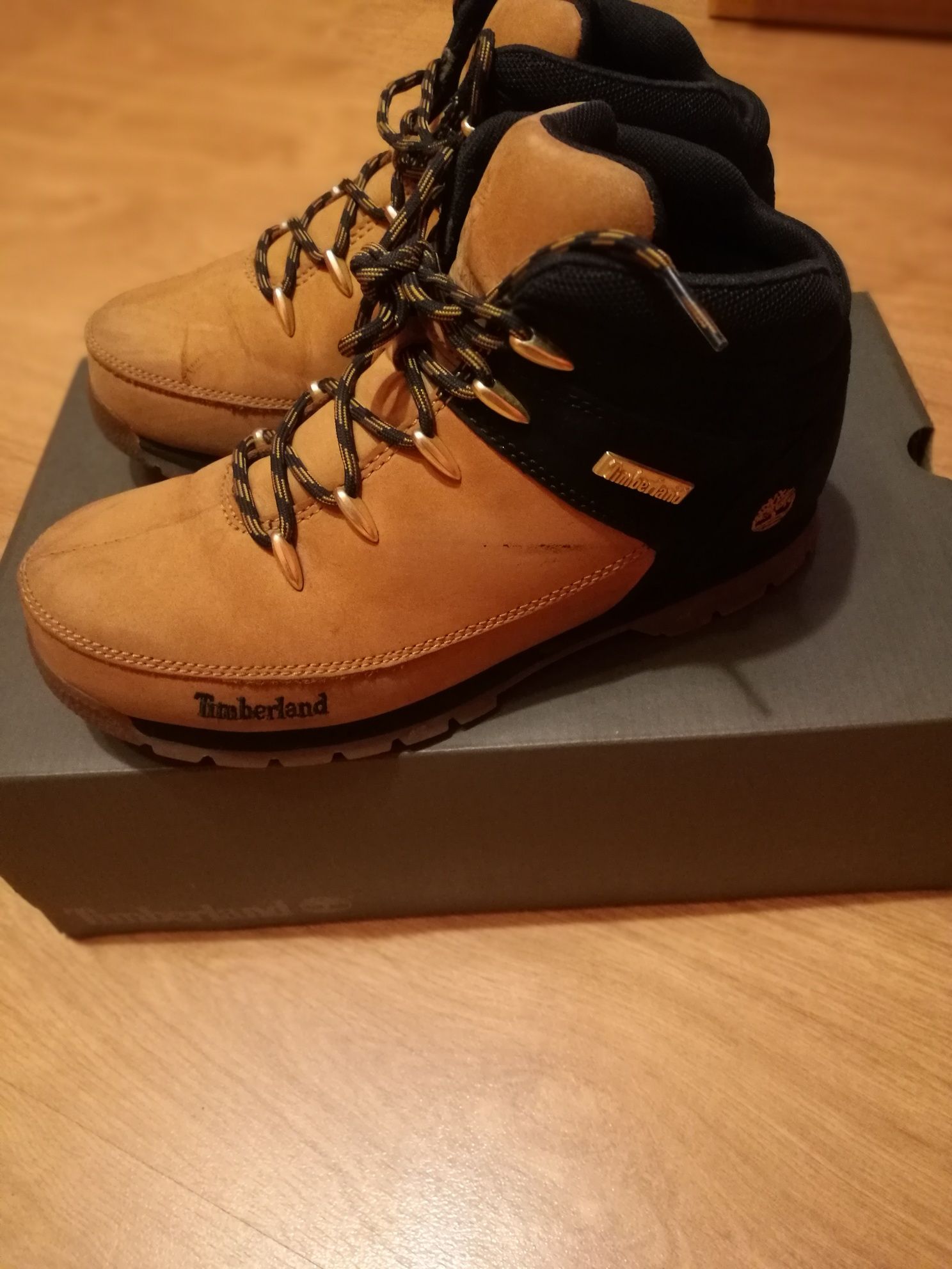 Timberland боти за момче