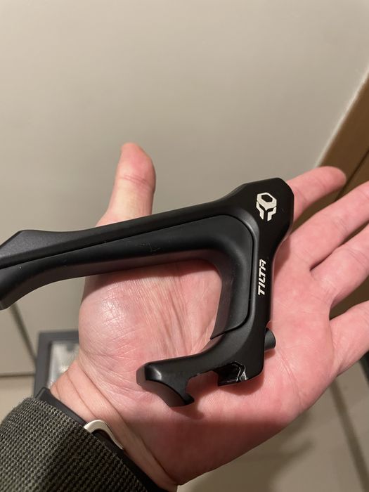 Tilta top handle