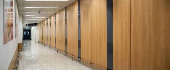 HPL panel montaj xizmati — peregorodka, koridor va eshiklar uchun