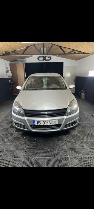 Vând Opel Astra H