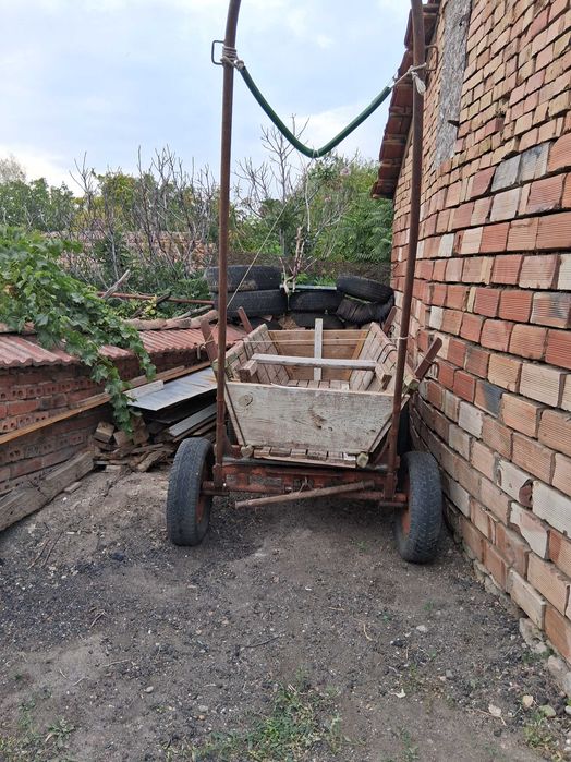 Продавам каруца за впряг