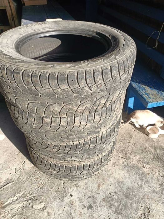 Продам резину Hankook 235/65/17 б.у