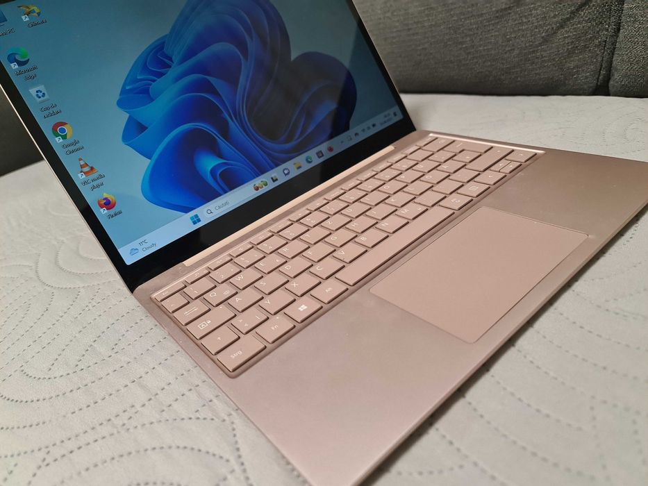 Microsoft Surface Laptop  generatia 10
