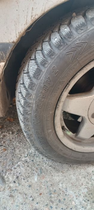 Зимний шина шипованный