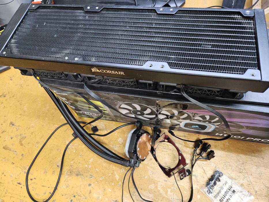 Defect Corsair h150i pro rgb liquid cooler