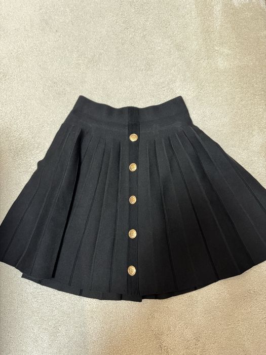 Пола черна и дънкова