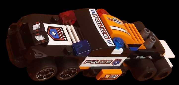 LEGO Urban Enforcer 8301 + LEGO Smokin' Slickster 8304