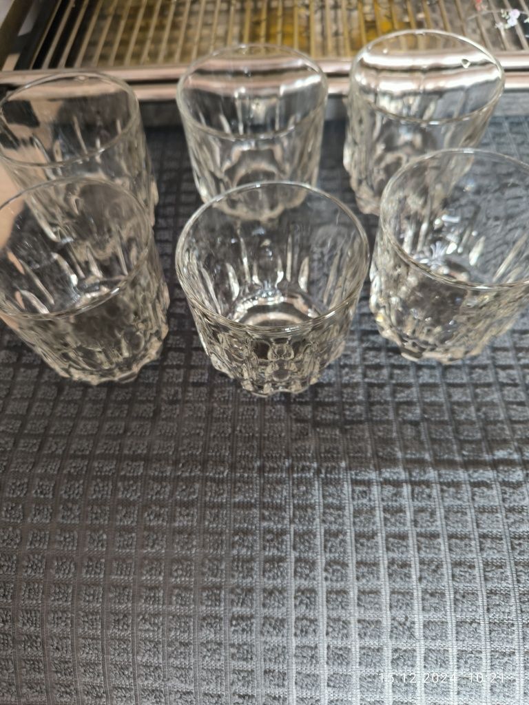 Чаши за уиски и водни