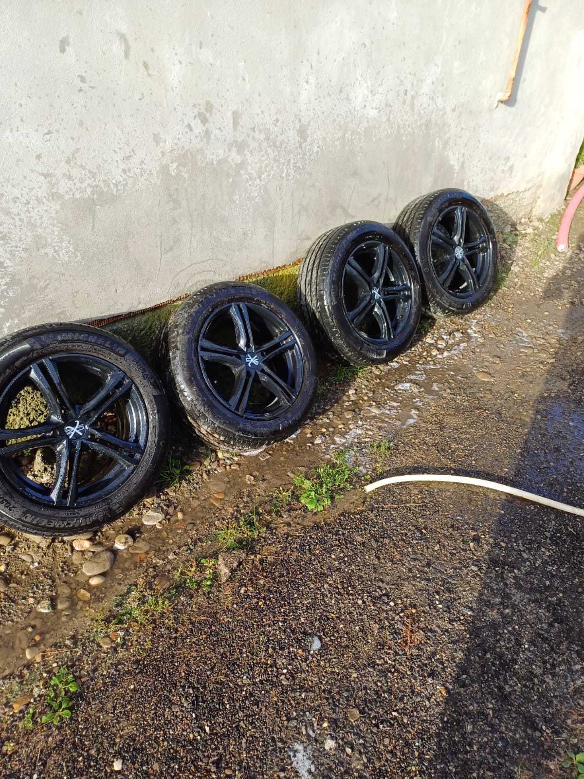 Vand genti Hyundai OZ cu cauciucuri de vara cu prezoane si antifurt