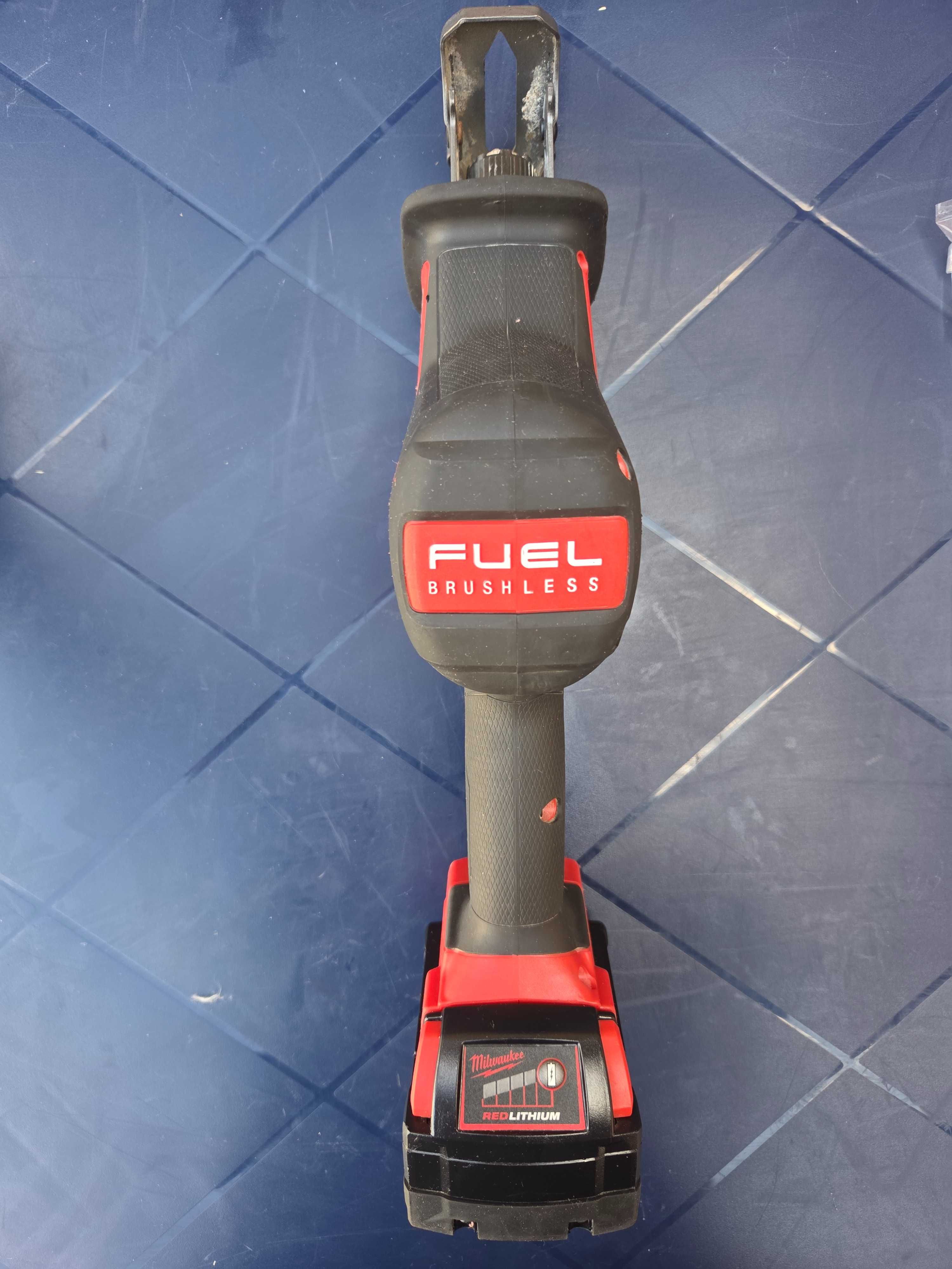 Milwaukee M18 FUEL - Саблен трион FHZ и Мултитул FMT - ОТЛИЧЕН