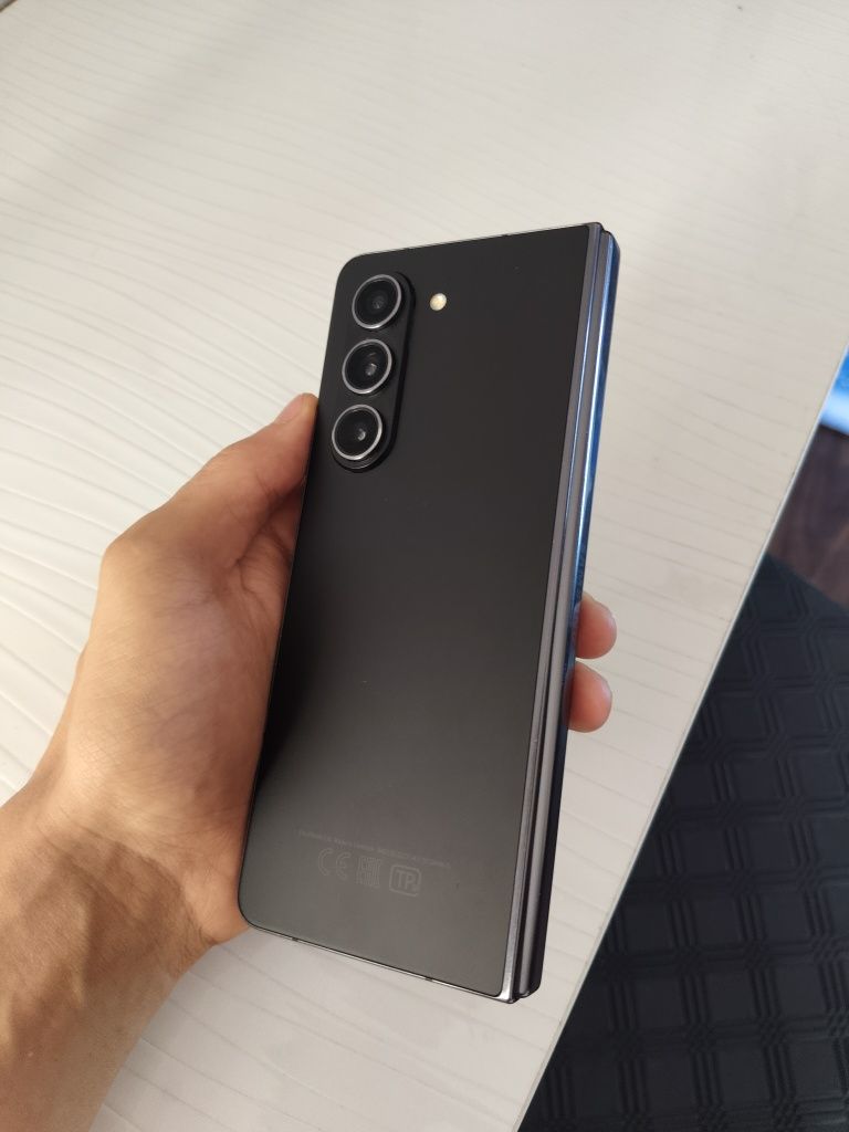 Samsung Z Fold 5 256 gb kar dok full yengi