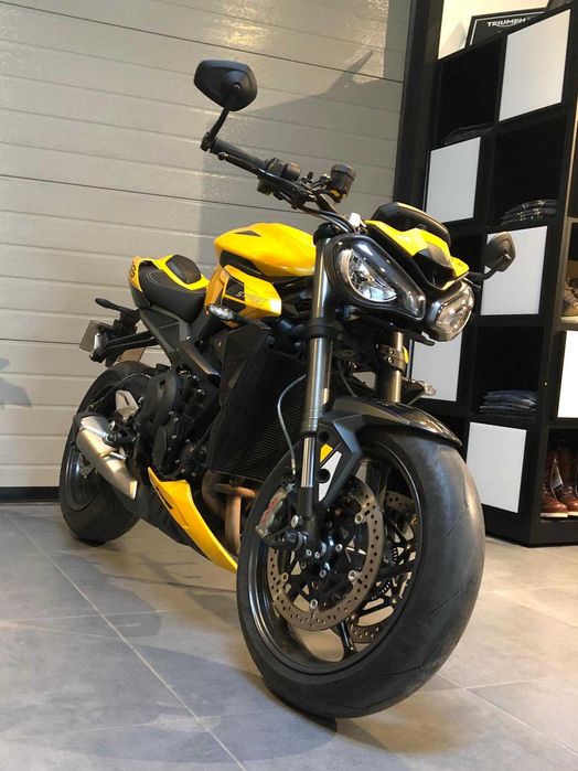 Motocicleta Triumph Street Triple 765 RS Second, model 2024