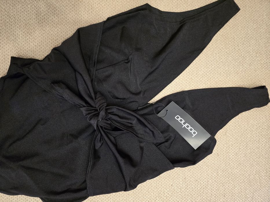 Costum Boohoo intreg