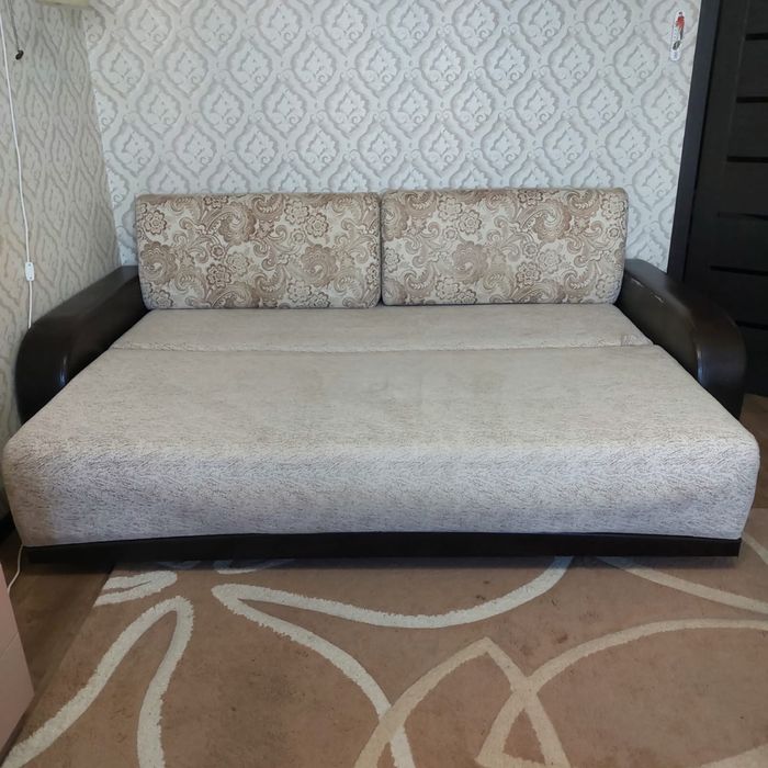 Продается диван в хорошем состоянии