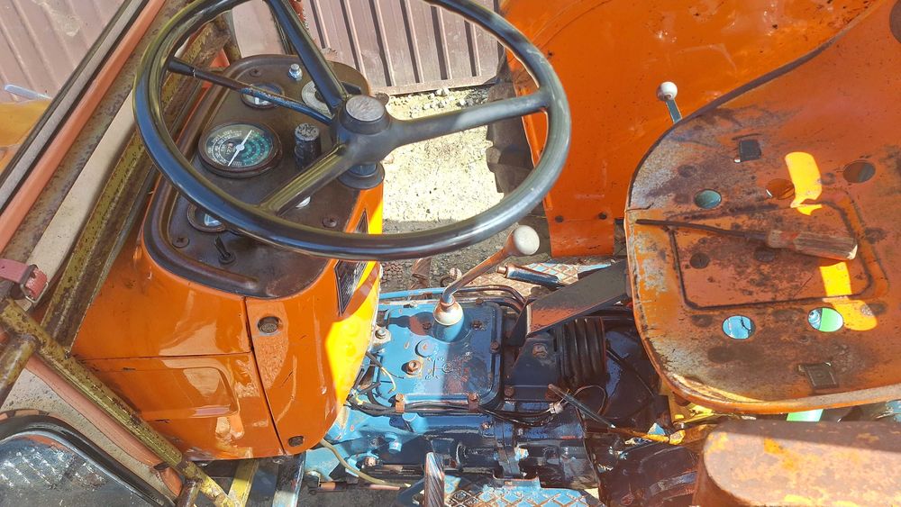 Vand tractoare fiat diferite modele