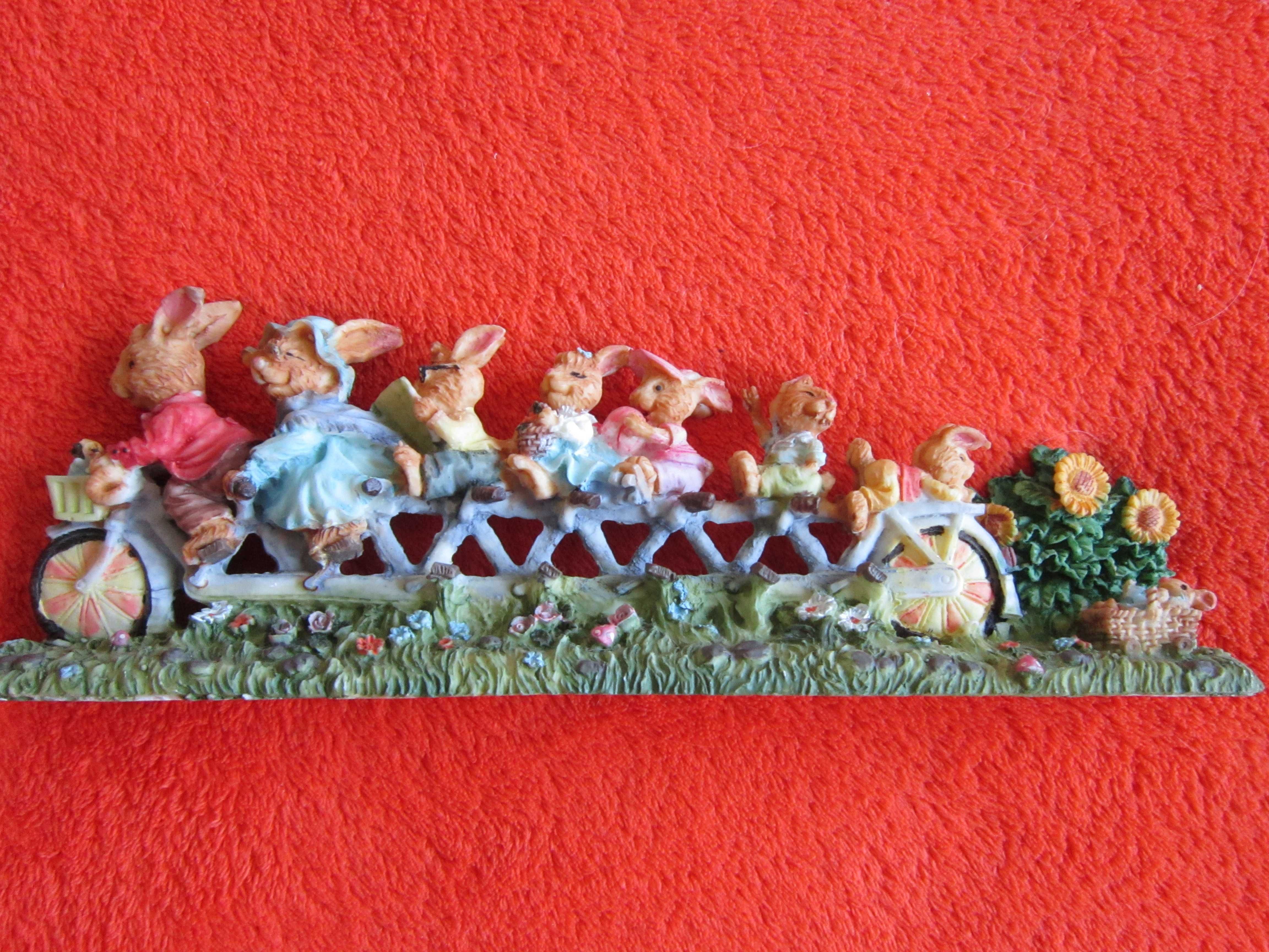 decoratiune  Paste superba Familie Iepurasi pe biciclete Germania 1980