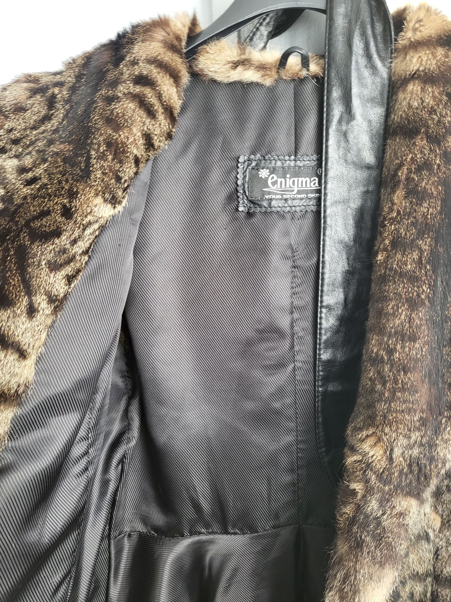 Enigma Leather, Avin