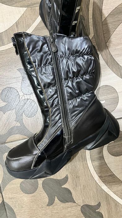 Продам зимние сапожки для девочки
