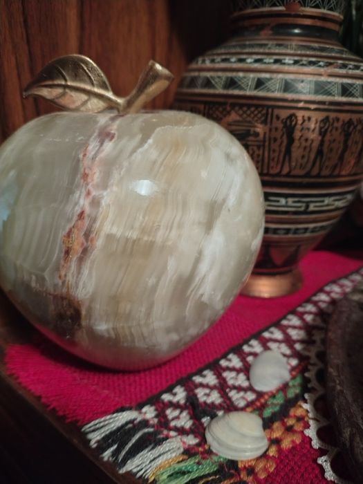 Голяма ябълка от оникс