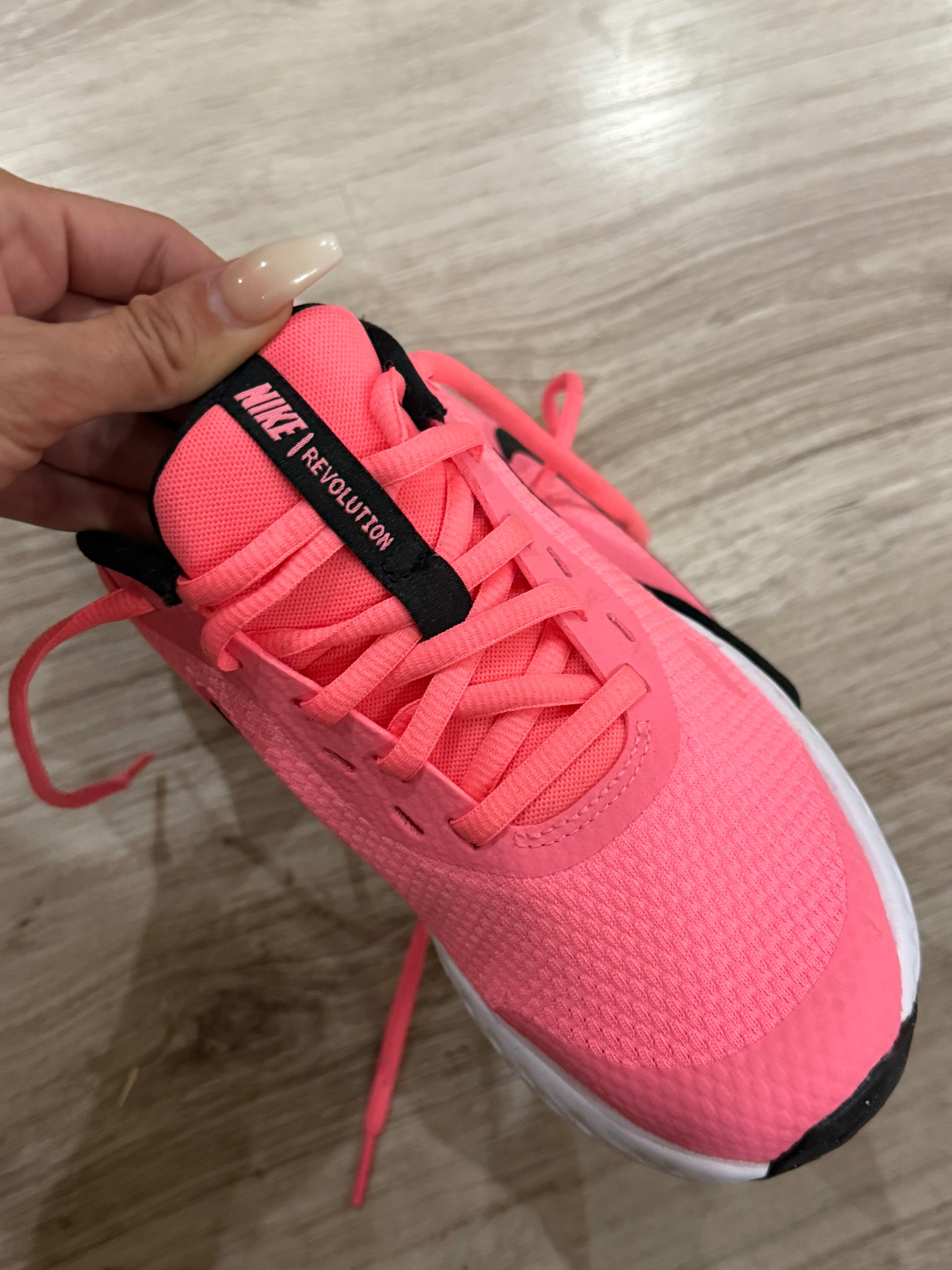 оригинални маратонки Nike